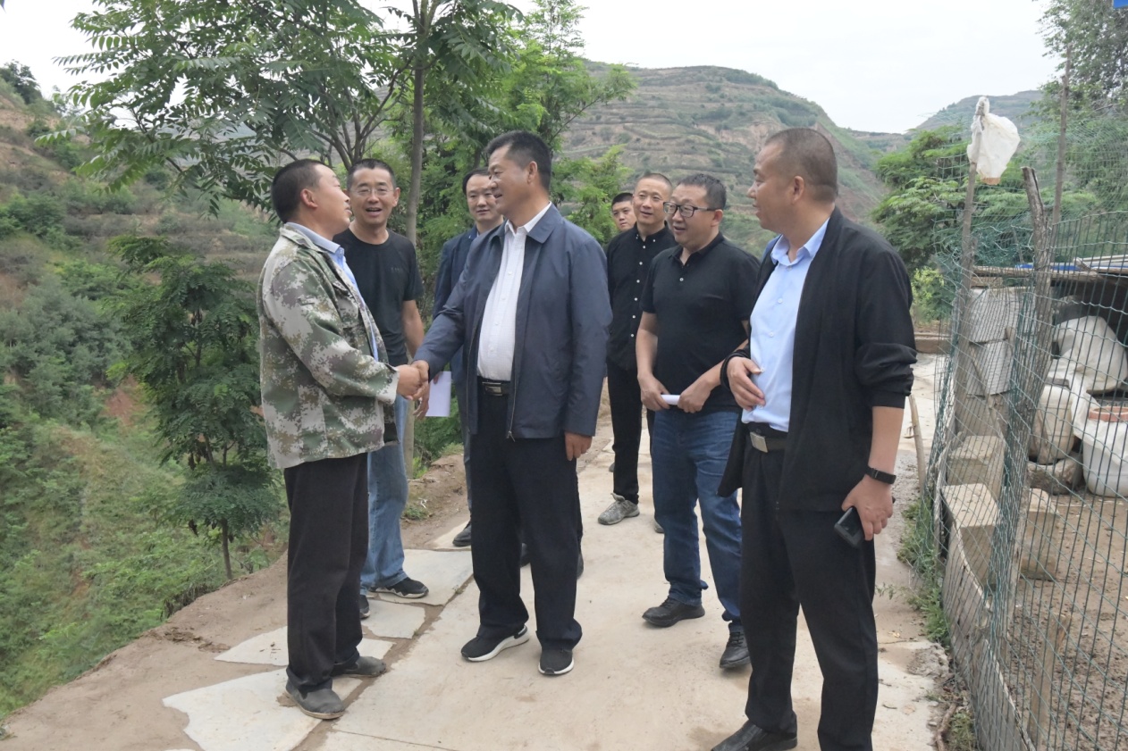 全力攻堅  精銳出擊<br/>——甘肅工程咨詢集團調(diào)研督導建筑設(shè)計院脫貧攻堅工作側(cè)記